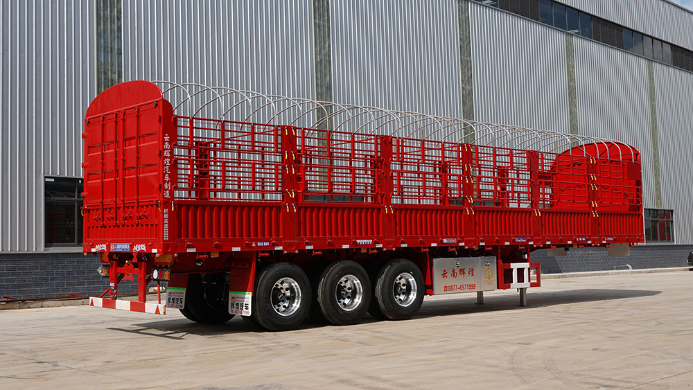 Features of the warehouse rail transport semi-trailer